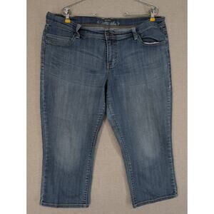 Old Navy Ultra Blue Jean Capri Size 14 Regular